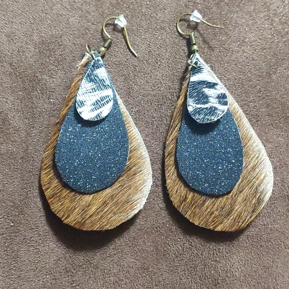 Genuine cowhide earrings - Picture 1 of 1